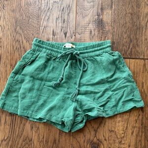 C&C California linen green shorts